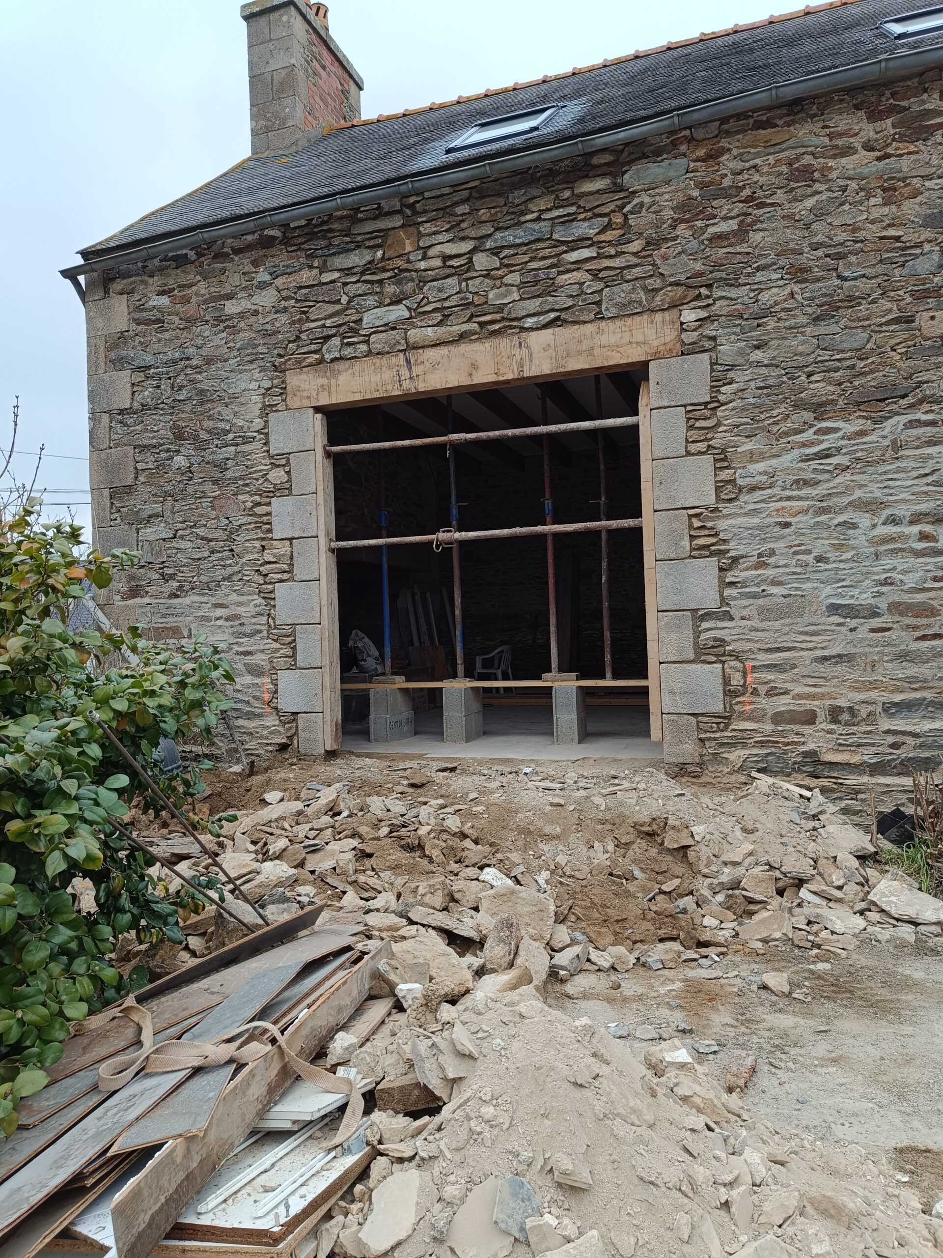 Création d'une fenêtre en baie vitrée Minihy Tréguier Création d'une fenêtre en baie vitrée Minihy Tréguier